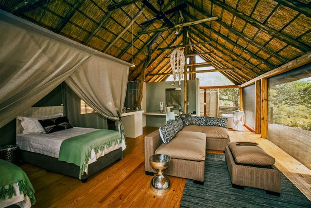 Victoria Falls River Lodge