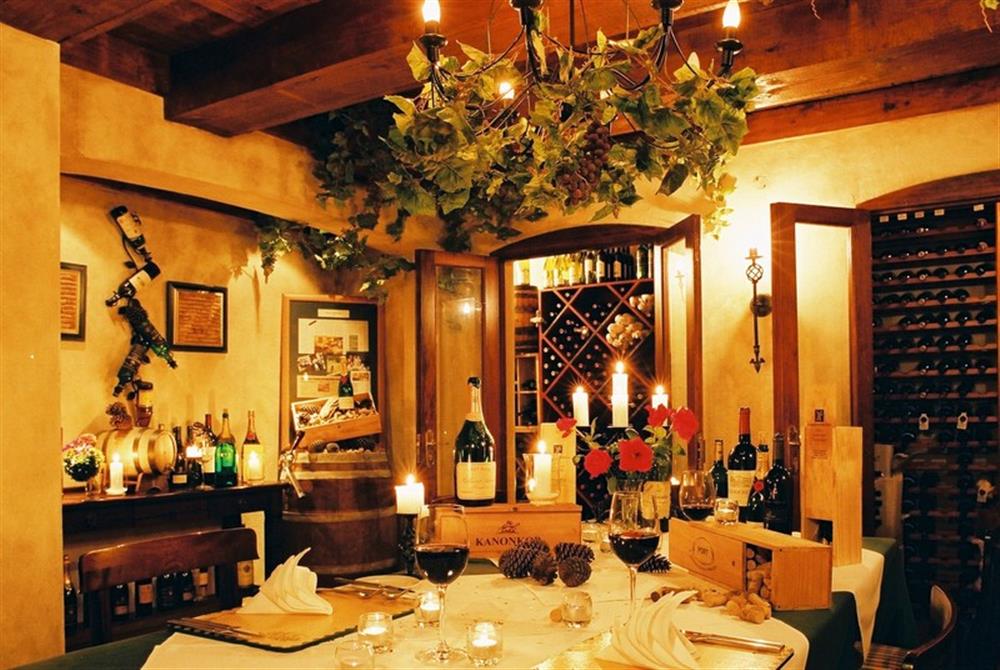 Oliver's Restaurant & Lodge