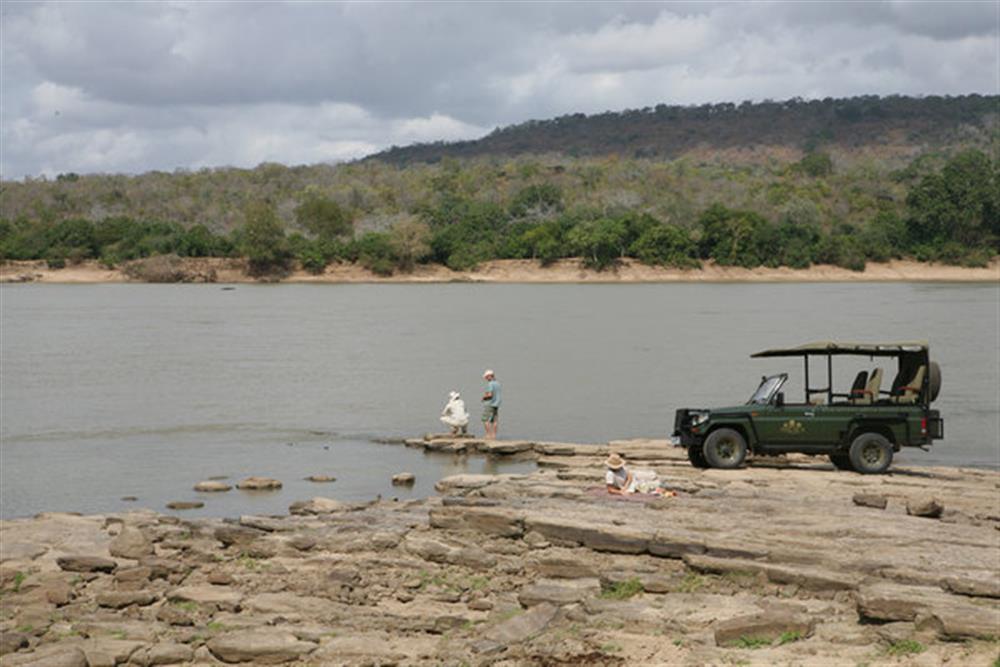 Serena Mivumo River Lodge